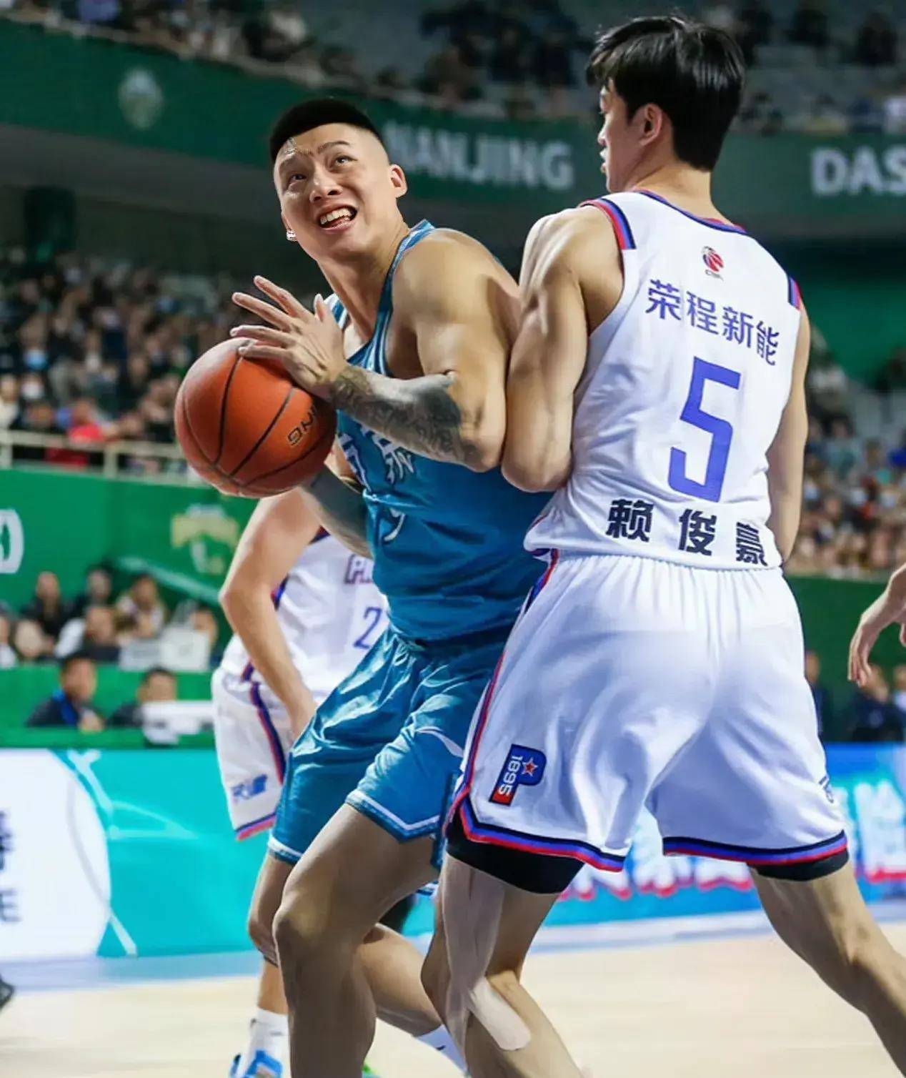 开云官网-毕尔巴鄂竞技训练开放日，赛后篮板制胜引欢呼，CBA季后赛在即，医务组通报恢复的简单介绍