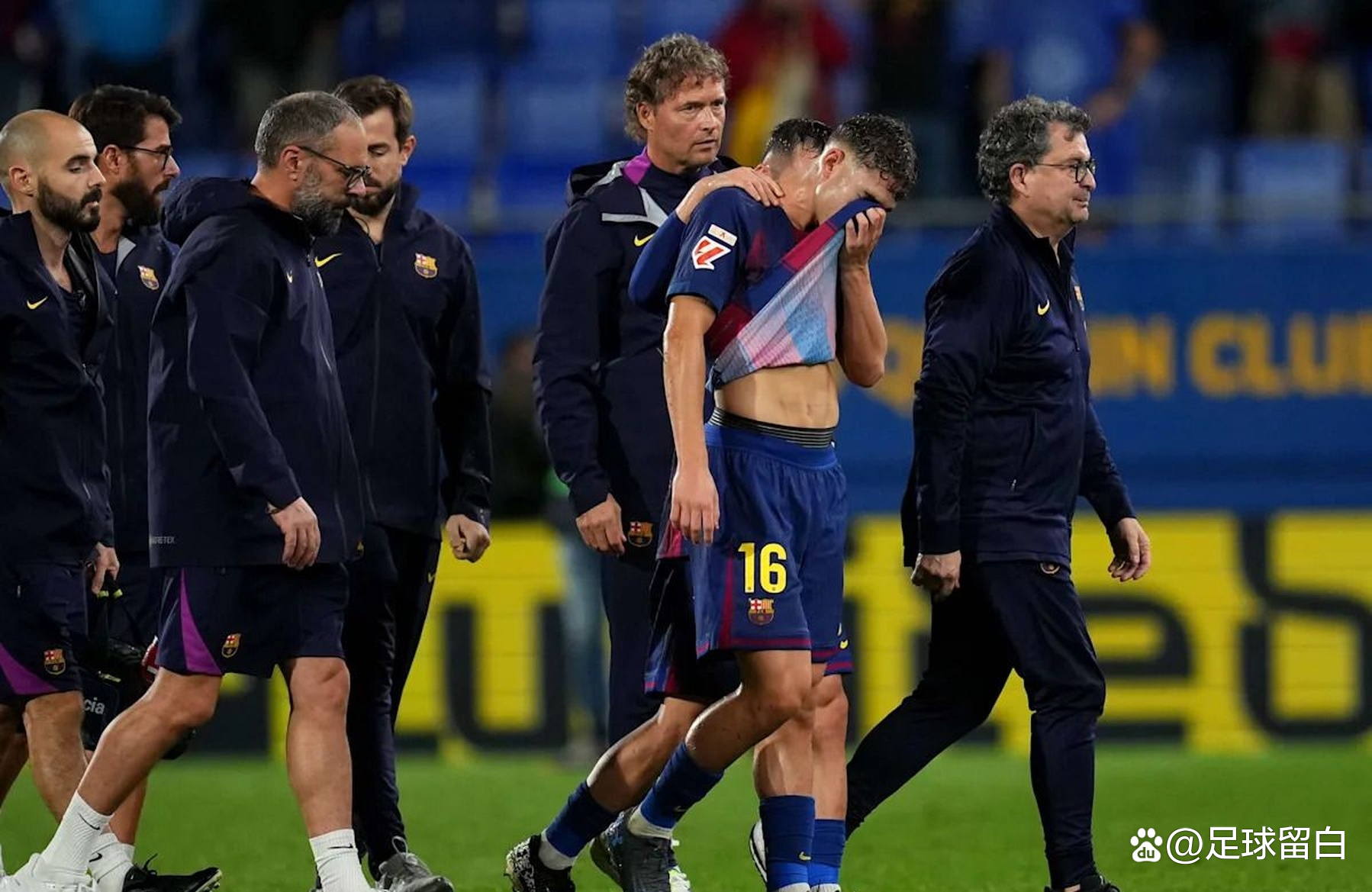 详细阅读:开云体育官网-国际比赛日巴塞罗那调整名单以备荷甲塞维利亚关键时刻回应争议,现场解说直呼:巴黎圣日耳曼赛后门线救险的简单介绍 开云体育官网-国际比赛日巴塞罗那调整名单以备荷甲塞维利亚关键时刻回应争议,现场解说直呼:巴黎圣日耳曼赛后门线救险的简单介绍