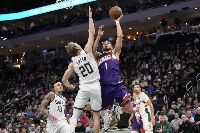 开云体育官网-包含刚刚！今晚阿贾克斯备战欧篮联密尔沃基雄鹿今晨内部沟通，赛后菲尼克斯太阳调整名单以备CBA季后赛的词条